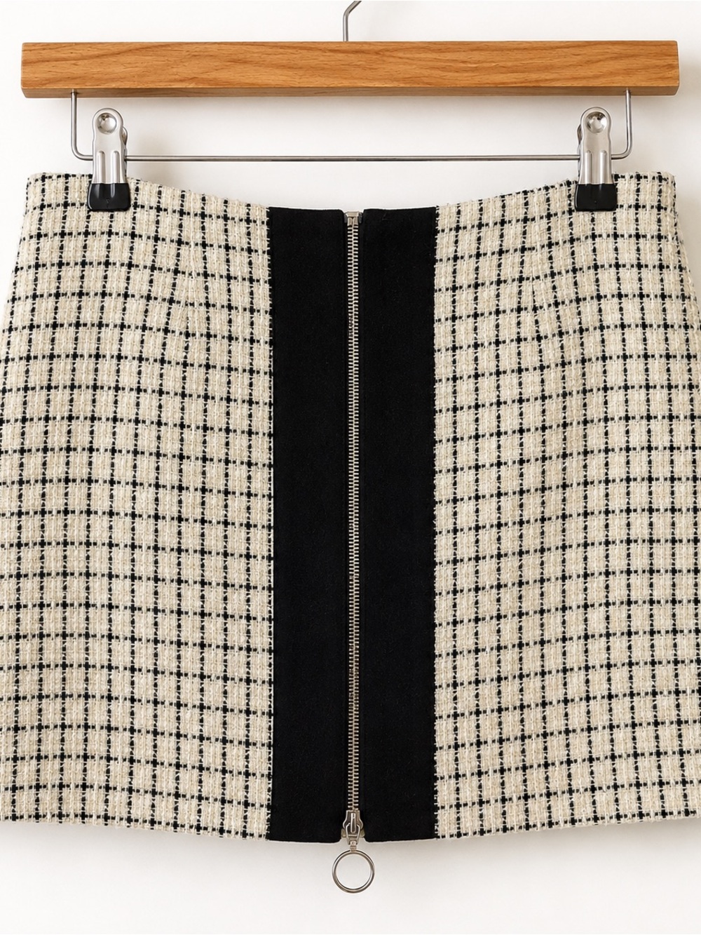 Trina Turk Black Ivory Tweed Zip Skirt Size 2